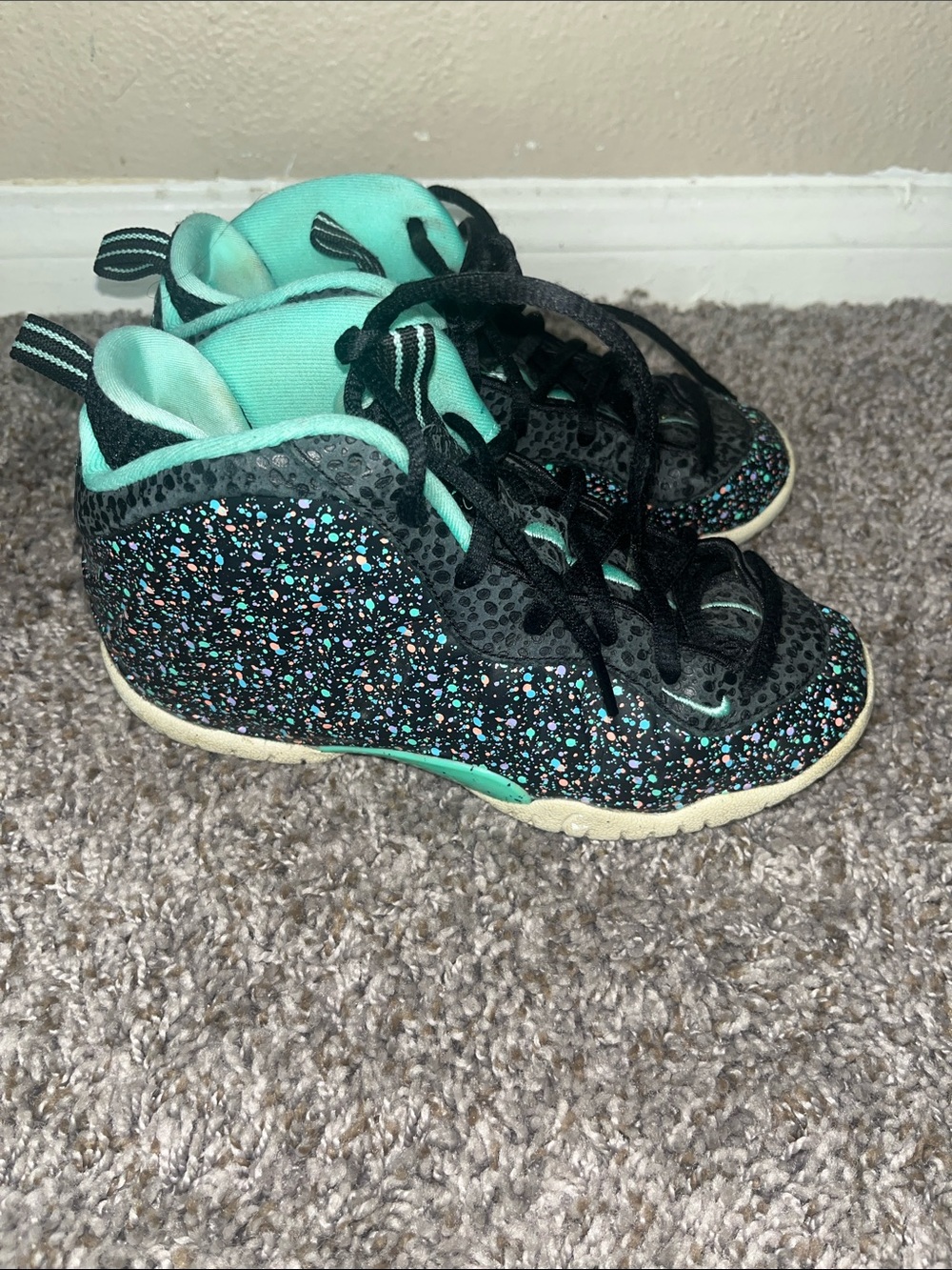 Nike Kids High-Top Sneakers in Black and Teal with Multicolor Speckle
